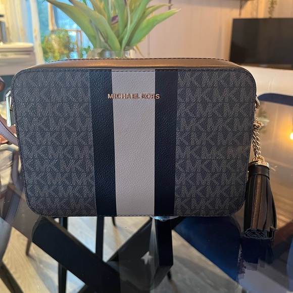 Michael Kors Handbags - PRESTINE MK Ginny Bag